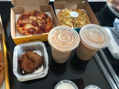 -必胜客(宝杨路宅急送店)