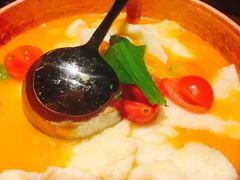 浆果酸汤鱼-云海肴·汽锅鸡·云南菜(天山百盛优客店)