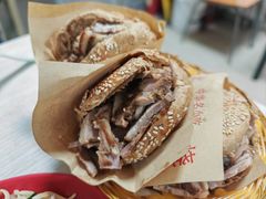 -洪峰浩老北京烧饼夹肉(角门路店)