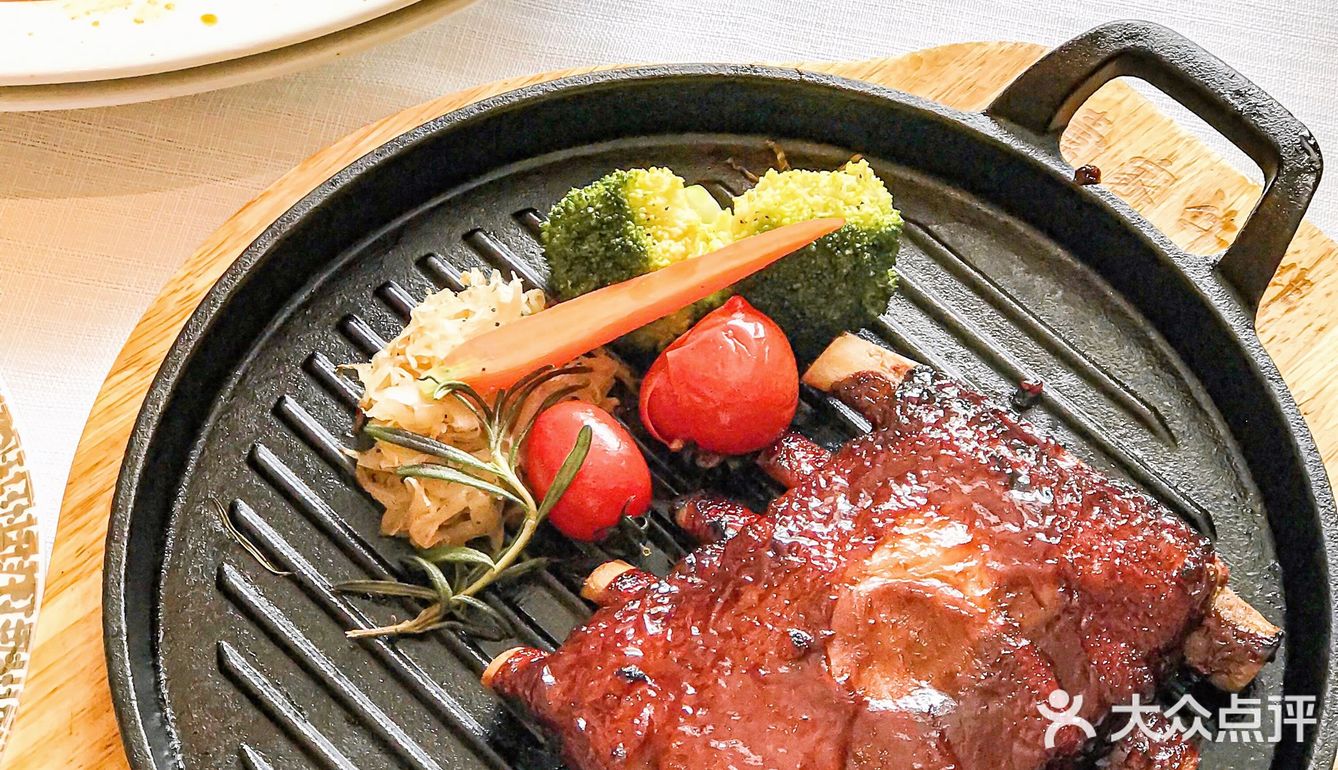 中央大街这家敲适合约会专研牛排🥩的餐厅真的绝