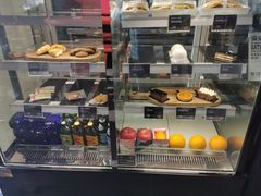 面包甜点陈列柜-BLAQ咖啡(骏豪店)