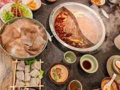 三鲜鸳鸯锅-山城棒棒军手作火锅·天花板手撕水牛鲜毛肚(北京店)