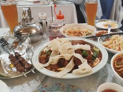 -汗腾格里·风味餐厅(新疆驻京办店)