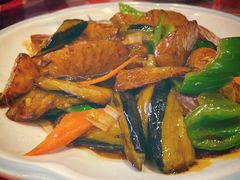 地三鲜-东北哈尔滨酱骨头馆房掌柜铁锅炖