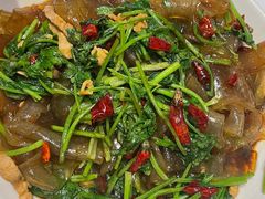 香菜粉皮炒肉丝-三味鱼屋(琥珀山庄店)