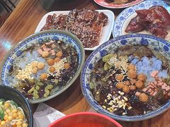 -爆炸头阿姨小四川正宗川味小吃(无任何分店)