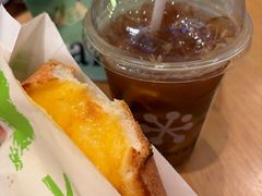 -奈雪的茶(M+世纪都会广场店)