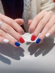 -丽心自助美甲美睫