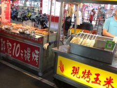 -六合夜市