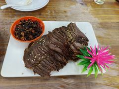 秘制酱香牛肉-清真双宝红油牛系列