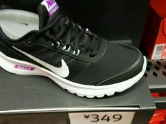 -NIKE上海青浦换季优惠店