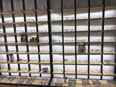 -LOGO眼镜·蔡司品牌折扣店(龙华清湖店)