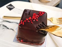 -UNI UNI(环亚凯瑟琳店)