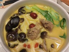 -云海肴·汽锅鸡·云南菜(天山百盛优客店)