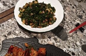 Leek-Scented Wild Small Potatoes
