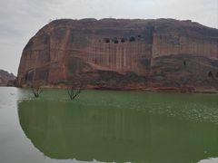-波浪谷