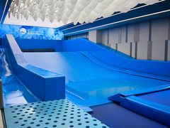 -蓝鲸国际少儿游泳训练中心(群力店)