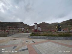 -比如骷髅墙景区