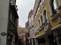 -鲁邦国际风情街(麦世达韩国精品百货店)