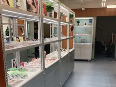 -无奔眼镜·蔡司·依视路授权店(马家堡店)