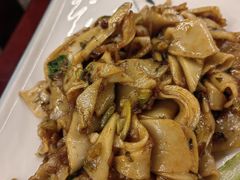 -蔼若春.传承三十年云南菜(金碧公园店)