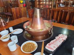 -果松木炭酸菜铜火锅·外婆参鸡汤