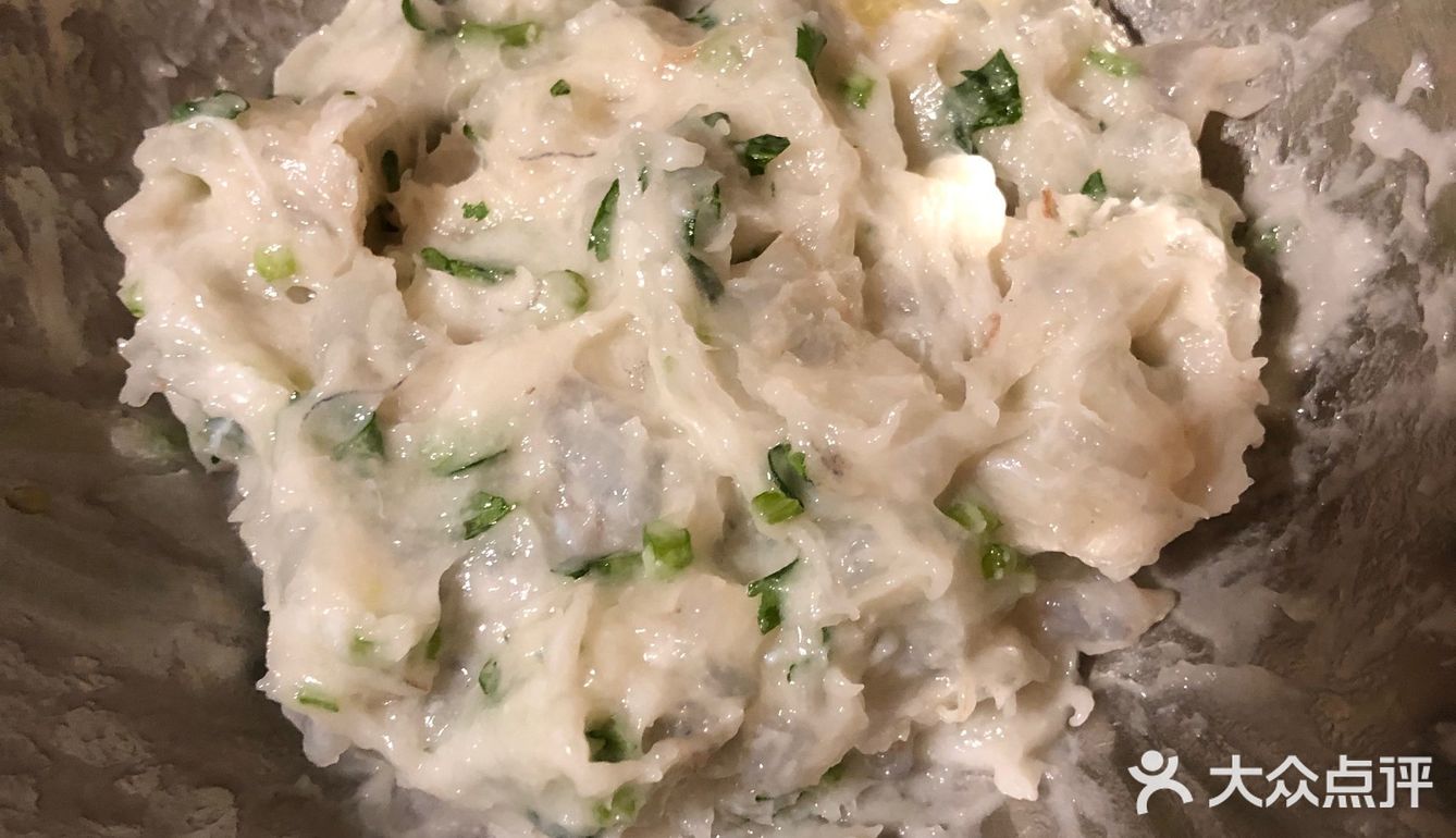 家常红烧鹅和虾滑汤 鹅是按川味红烧肉的做法做的:焯水