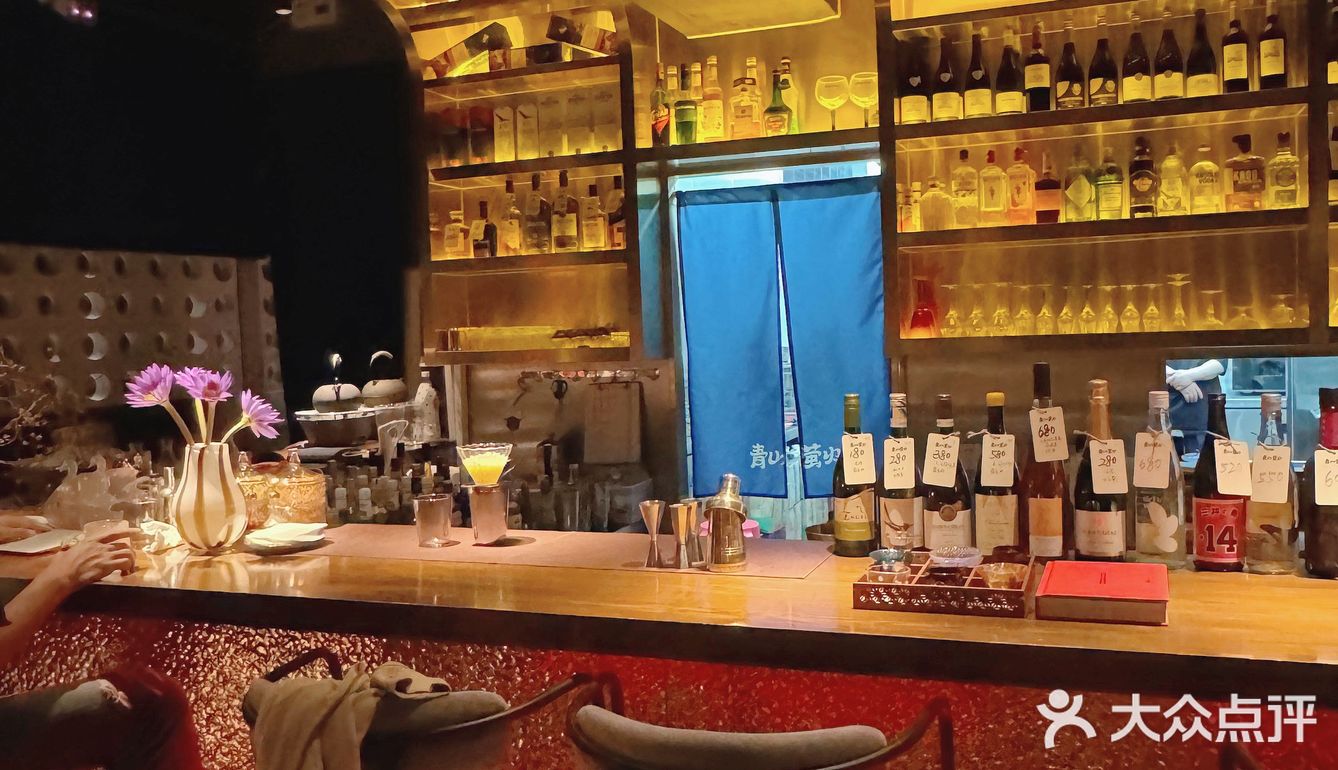 点亮夜色的青山萤火居酒屋