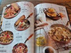 菜单-I HOLIC艾豪丽披萨(KKone店)