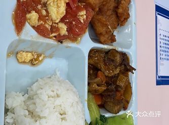 首先，介绍一下环境，重新装修过了后的北苑非常漂亮