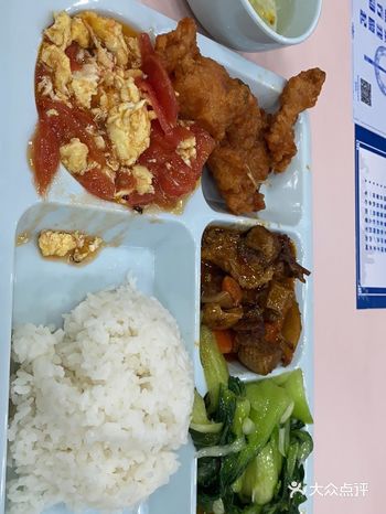 首先,介绍一下环境,重新装修过了后的北苑非常漂亮