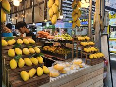 -席娜卡琳火车铁道夜市