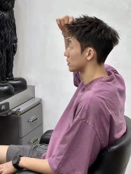 -一家只做男发烫染的店