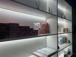 -Tloml salon