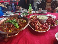 -龙巢盱眙龙虾·牛蛙·烧烤宵夜(八卦岭店)