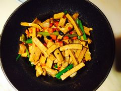 -佬麻雀·新湘菜(珠海金发购物中心店)