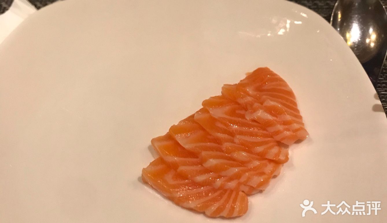 在酒店二楼 新沙路上 位置很好找