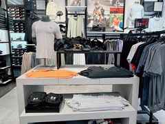 -UNDER ARMOUR(新燕莎奥莱店)