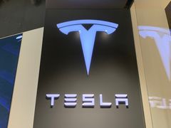 -TESLA 特斯拉(上海太古汇体验店)