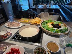 -尚尚仙·酸汤猪手·猪肚鸡火锅(华联万柳购物中心店)