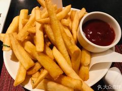 -WOLFGANG PUCK KITCHEN & BAR(迪士尼小镇店)