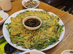 韭菜饼-喇喇排骨火锅·传统韩式脊骨汤(望京西园总店)