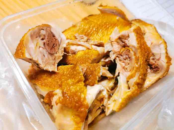 宏达烧鸡(桂巷路店)-"环境不是很好,吃饭的时候听吵的.菜的价格.