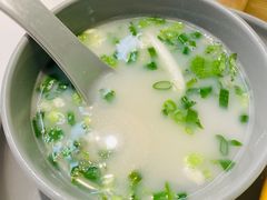 -洪氏嗨捞·广东猪肚鸡·椰子鸡火锅(西咸万象城店)
