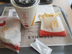 -麦当劳(展览路店)