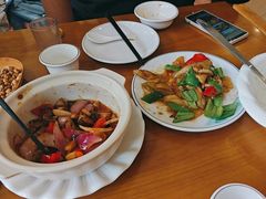 -鹤乡东北菜(崮山路店)