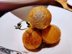 拉丝很nice芝士球-新太二·鲜料川菜(花都融创茂店)