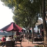 到松江办事，朋友说这家的披萨和汉堡特别好吃