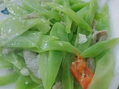 莴苣片炒肉片-亢龙太子酒轩(东湖店)