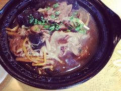 金针木耳牛腩煲-粤秀小厨·广式早茶(辽宁路店)